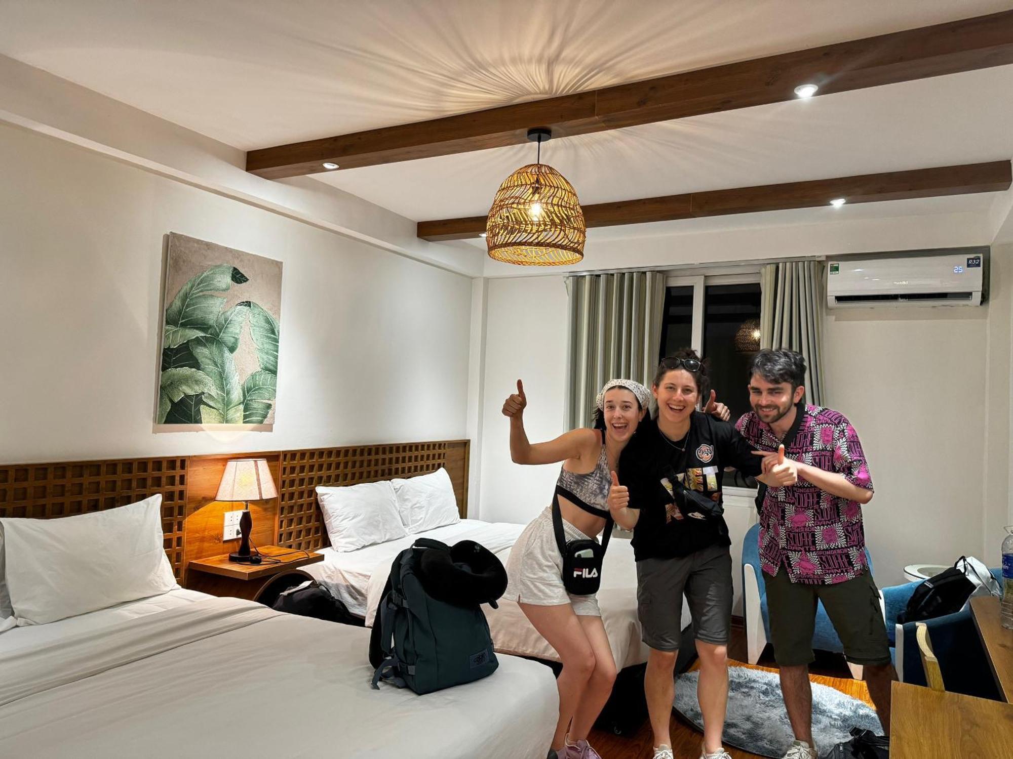 Cheers Hostel Hanoi Eksteriør billede